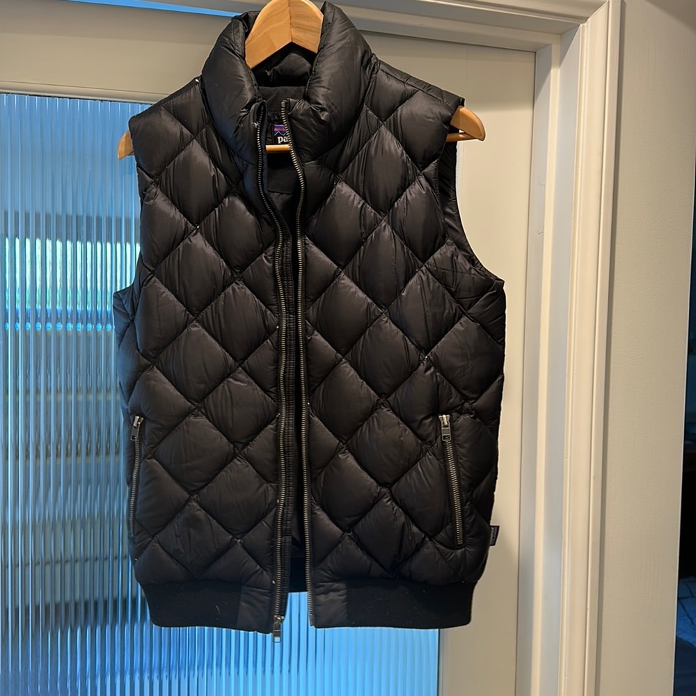 Black Patagonia diamond puffer vest